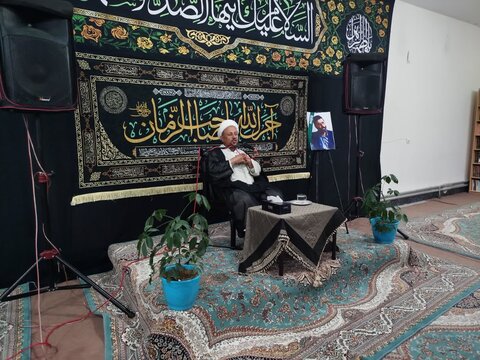 تصاویر/ مراسم هیئت هفتگی در مدرسه علمیه امام صادق (ع) نقده