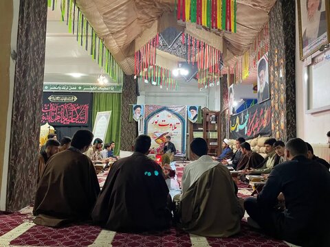 تصاویر/  محفل سه شنبه های قرآنی در مدرسه علمیه امام رضا (ع) میاندوآب