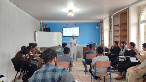 تصاویر/ دوره آموزشی و تهذیبی شهید محلاتی در مدرسه علمیه امام علی (ع) سلماس