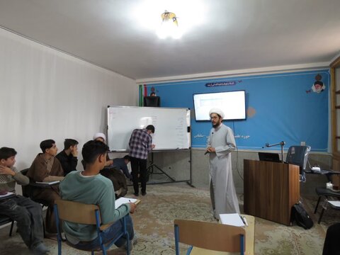 تصاویر/ دوره آموزشی و تهذیبی شهید محلاتی در مدرسه علمیه امام علی (ع) سلماس