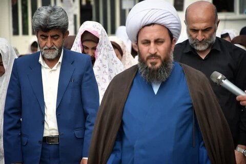 تصاویر/ حضور امام جمعه خوی در جمع دانش آموزان مدرسه ماندگار خسروی این شهرستان