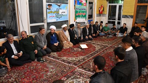 تصاویر/ حضور و سخنرانی امام جمعه  خوی در جمع حلقات صالحین بسیج