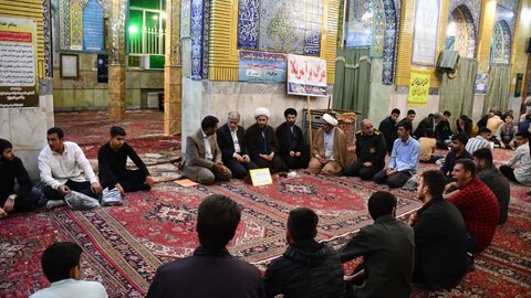 تصاویر/ حضور و سخنرانی امام جمعه  خوی در جمع حلقات صالحین بسیج