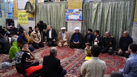 تصاویر/ حضور و سخنرانی امام جمعه  خوی در جمع حلقات صالحین بسیج