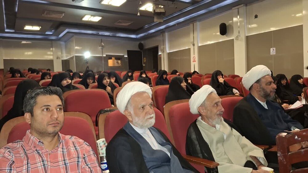 برگزاری اجلاسیه مدیران مدارس علمیه خواهران استان تهران با محور توان افزایی+تصاویر
