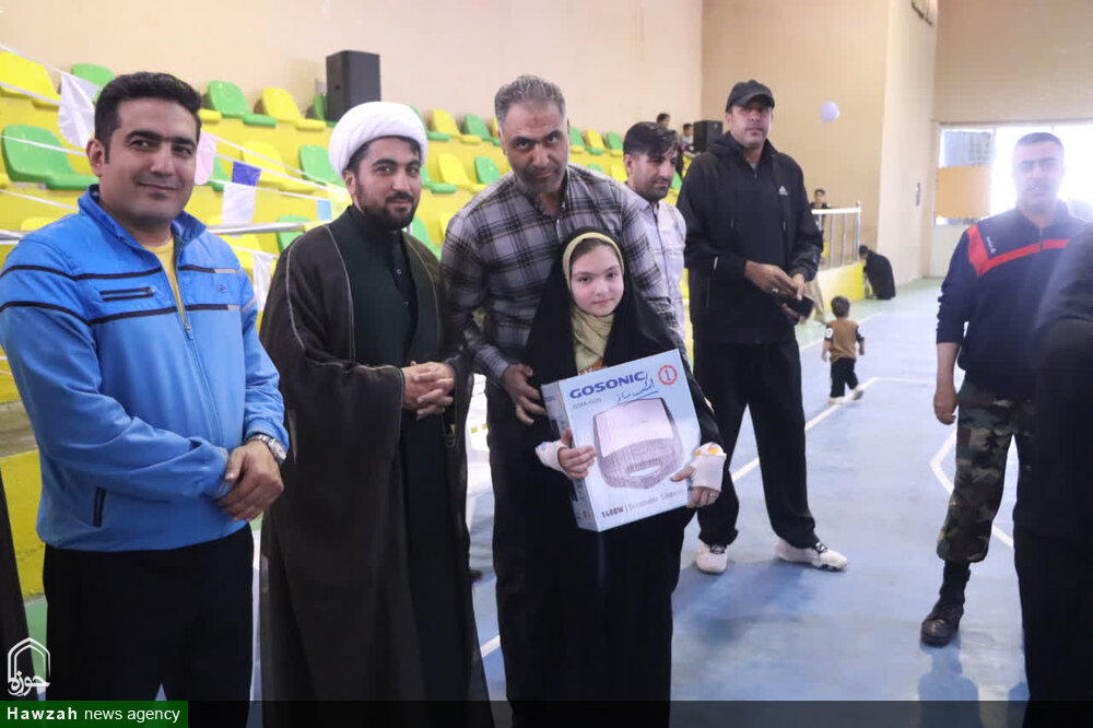 تجلیل از بانوان و دختران دارای حجاب برتر در مرکز آموزش ۰۲ شهید انشایی نزاجا