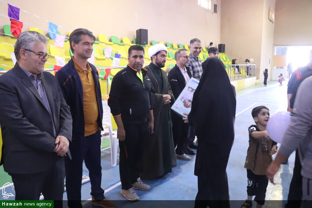 تجلیل از بانوان و دختران دارای حجاب برتر در مرکز آموزش ۰۲ شهید انشایی نزاجا