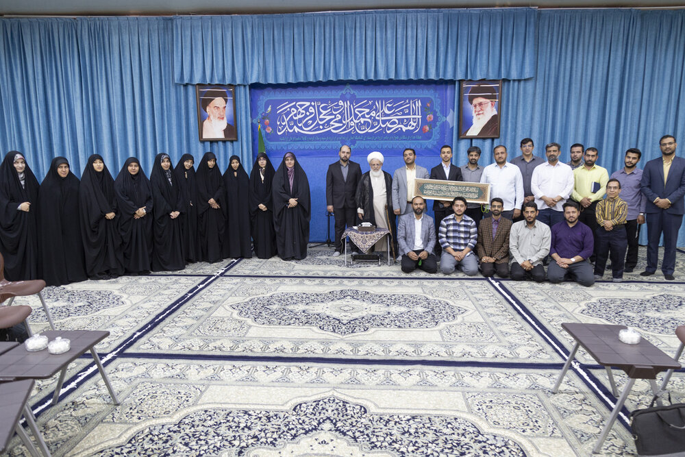 تصاویر/ دیدار مسئولین بسیج دانشگاه ها با امام جمعه یزد