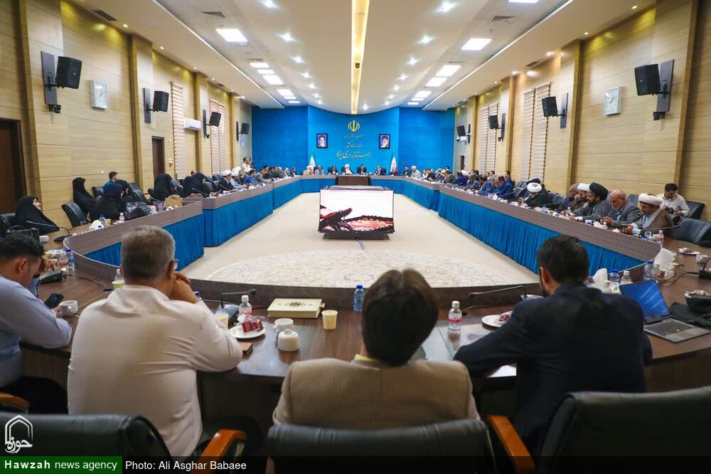 تصاویر/ حضور مدیر حوزه علمیه استان یزد در نشست قرآنی استانداری یزد