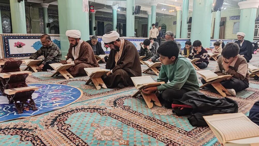 مراسم انس با قرآن کریم در تکاب برگزار شد+  عکس