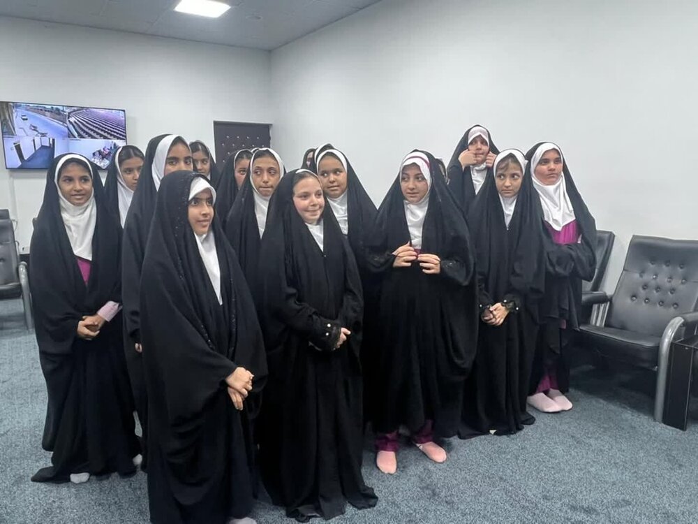 دیدار دانشآموزان با امام جمعه خورموج+ تصاویر