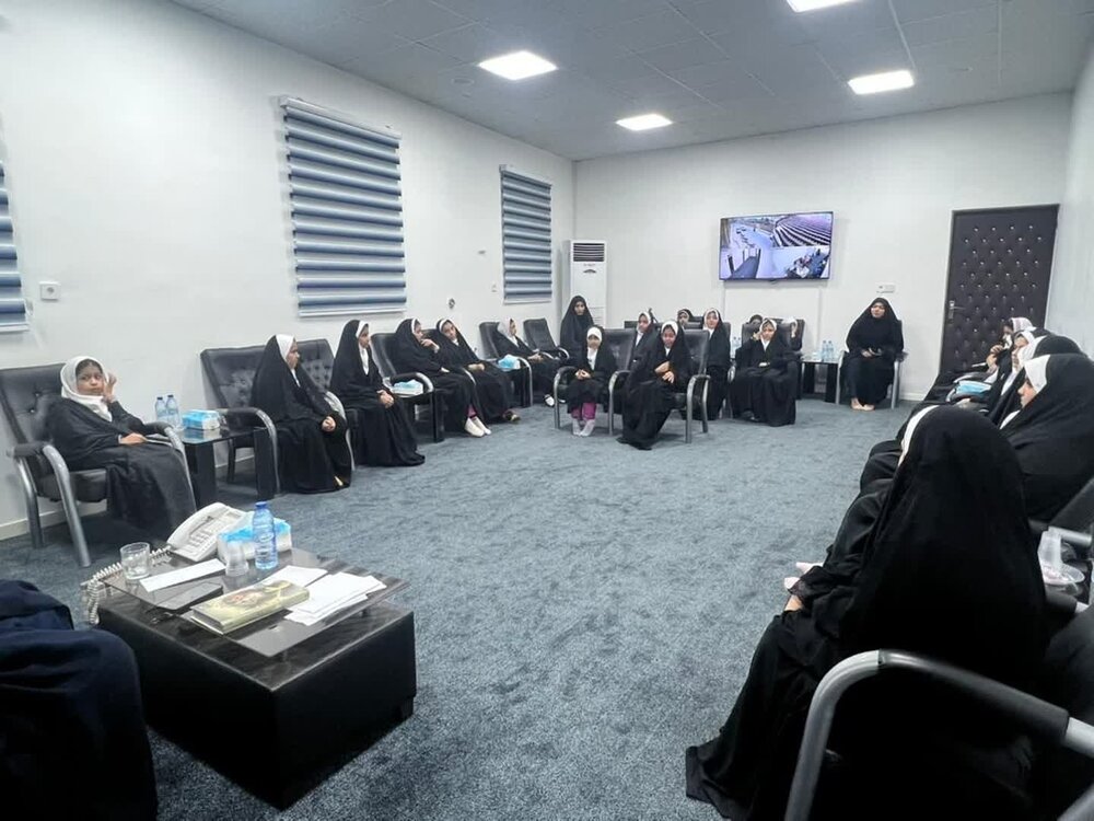 دیدار دانشآموزان با امام جمعه خورموج+ تصاویر