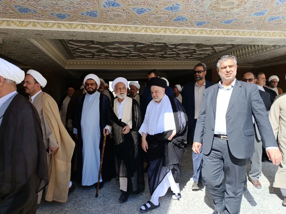 نماینده  آیت‌الله‌العظمی سیستانی از مجتمع حوزوی خاتم‌الانبیا(ص) اراک بازدید کرد