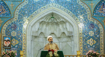 توکل بر خدا رمز پیروزی در برابر توطئه‌های دشمنان است