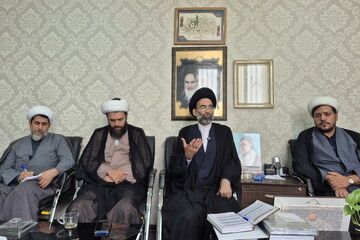 جهادگران حوزوی، در عرصه تولید ثروت وارد میدان شوند