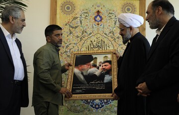 علیرضا دبیر الگویی از مدیریت انقلابی و میدانی است