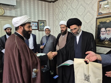 تصاویر/ اعطای احکام مجوز فعالیت جهادگران حوزوی سرگروه‌های جهادی وابسته به مدارس علمیه کاشان