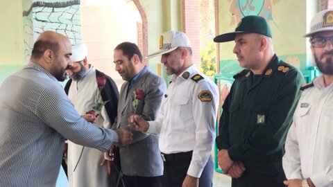 تصاویر/ مراسم غبارروبی قبور مطهر شهدا اهرم بمناسبت هفته تربیت بدنی و ورزش