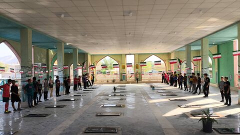 تصاویر/ مراسم غبارروبی قبور مطهر شهدا اهرم بمناسبت هفته تربیت بدنی و ورزش