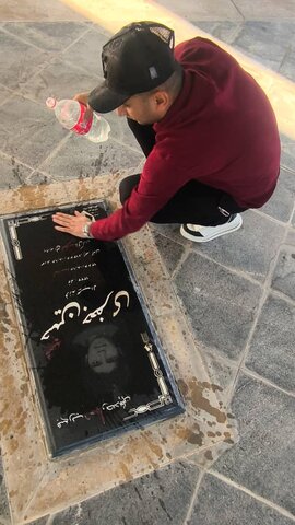 تصاویر/ مراسم غبارروبی قبور مطهر شهدا اهرم بمناسبت هفته تربیت بدنی و ورزش