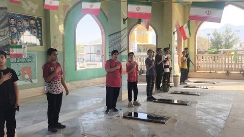 تصاویر/ مراسم غبارروبی قبور مطهر شهدا اهرم بمناسبت هفته تربیت بدنی و ورزش