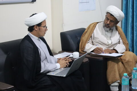 تصاویر/ نشست معاونین مرکز مدیریت استان هرمزگان با مدیر جدید مدرسه علمیه میناب