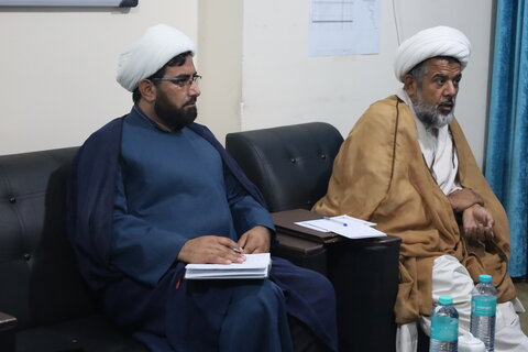 تصاویر/ نشست معاونین مرکز مدیریت استان هرمزگان با مدیر جدید مدرسه علمیه میناب