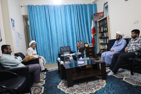 تصاویر/ نشست معاونین مرکز مدیریت استان هرمزگان با مدیر جدید مدرسه علمیه میناب