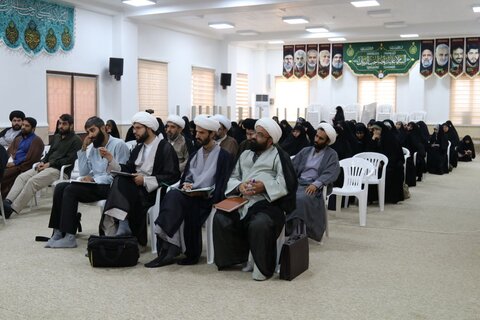 تصاویر/ برگزاری درس خارج در حوزه علمیه خواهران استان بوشهر