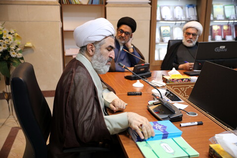 تصاویر/دیدار جمعی از میهمانان خارجی کنگره آیت الله میرزای نائینی با معاونین آموزش و تهزیب