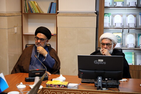 تصاویر/دیدار جمعی از میهمانان خارجی کنگره آیت الله میرزای نائینی با معاونین آموزش و تهزیب