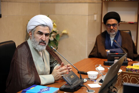 تصاویر/دیدار جمعی از میهمانان خارجی کنگره آیت الله میرزای نائینی با معاونین آموزش و تهزیب