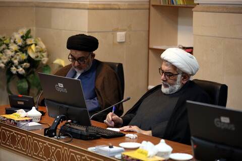 تصاویر/دیدار جمعی از میهمانان خارجی کنگره آیت الله میرزای نائینی با معاونین آموزش و تهزیب