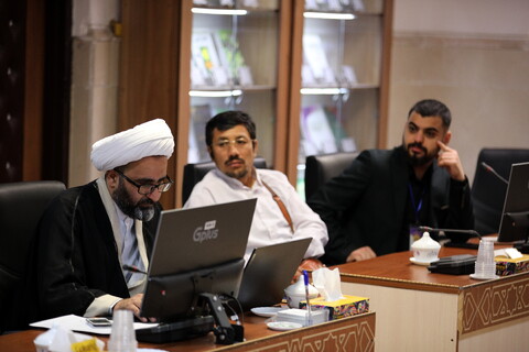 تصاویر/دیدار جمعی از میهمانان خارجی کنگره آیت الله میرزای نائینی با معاونین آموزش و تهزیب