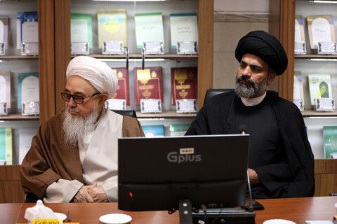 تصاویر/دیدار جمعی از میهمانان خارجی کنگره آیت الله میرزای نائینی با معاونین آموزش و تهزیب