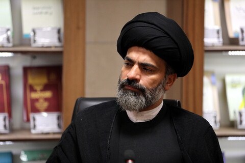 تصاویر/دیدار جمعی از میهمانان خارجی کنگره آیت الله میرزای نائینی با معاونین آموزش و تهزیب