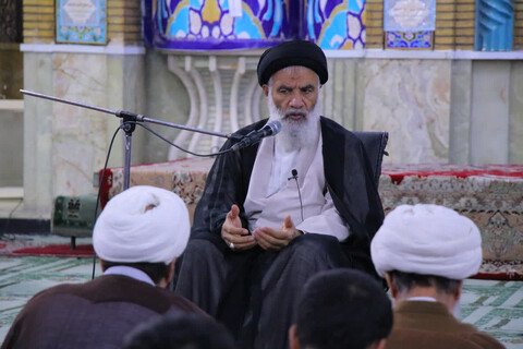 تصاویر/درس اخلاق به کلام نماینده ولی فقیه در خوزستان در مدرسه علمیه امام خمینی(ره) شهرستان اهواز برگزار شد