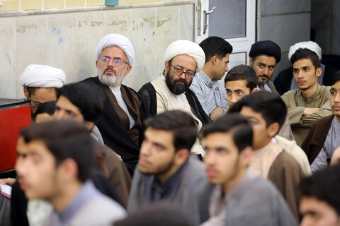 تصاویر حضور آیت الله مروی در مدرسه علمیه جهانگیرخان قم