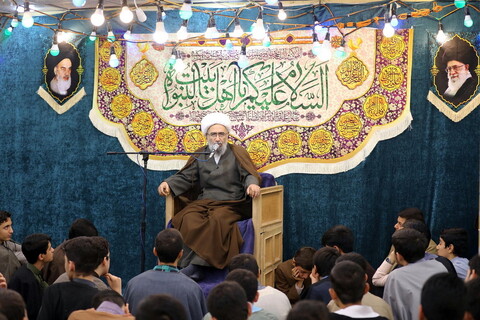 تصاویر حضور آیت الله مروی در مدرسه علمیه جهانگیرخان قم