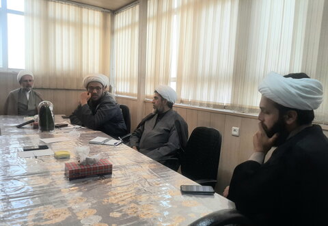 تصاویر/ نشست مدیر گروه‌های جهادی حوزه‌های علمیه کشور با مدیر حوزه علمیه کاشان