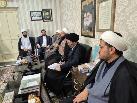 تصاویر/ نشست سرگروه‌های جهادی حوزوی مستقل کاشان با امام جمعه