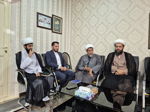 تصاویر/ نشست سرگروه‌های جهادی حوزوی مستقل کاشان با امام جمعه