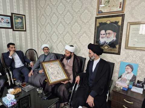 تصاویر/ نشست سرگروه‌های جهادی حوزوی مستقل کاشان با امام جمعه