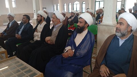 تصاویر/ نشست روحانیون و ائمه جماعات ماهان در مدرسه علمیه ابوالفضل(ع) قناتغستان