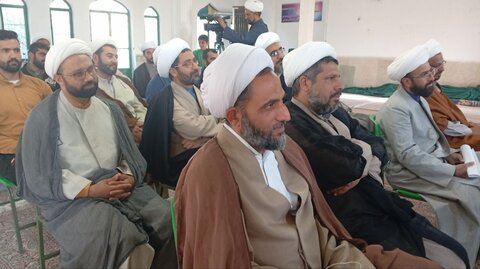تصاویر/ نشست روحانیون و ائمه جماعات ماهان در مدرسه علمیه ابوالفضل(ع) قناتغستان