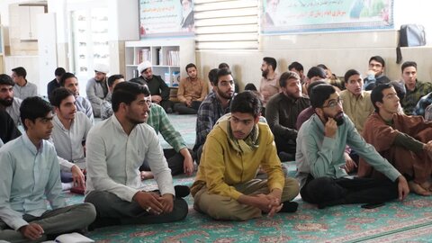 تصاویر/ برگزاری جلسه اخلاقی در مدرسه علمیه اردکان