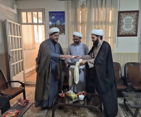 تصاویر/ نشست سرگروه‌های جهادی مدارس علمیه کاشان با مدیر گروه‌‌های جهادی حوزه علمیه کشور