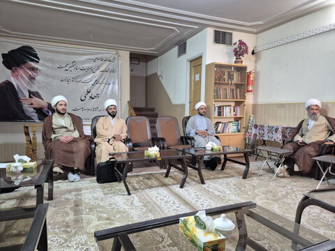 تصاویر/ نشست سرگروه‌های جهادی مدارس علمیه کاشان با مدیر گروه‌‌های جهادی حوزه علمیه کشور