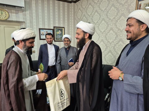 تصاویر/ اعطای احکام مجوز فعالیت جهادگران حوزوی سرگروه‌های جهادی وابسته به مدارس علمیه کاشان