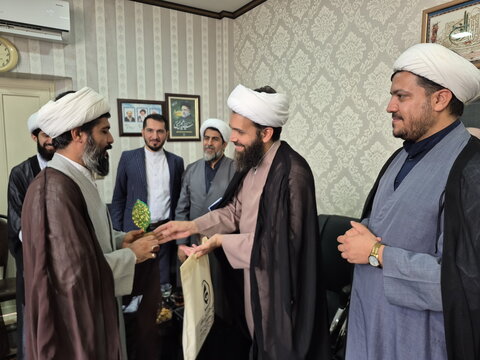 تصاویر/ اعطای احکام مجوز فعالیت جهادگران حوزوی سرگروه‌های جهادی وابسته به مدارس علمیه کاشان